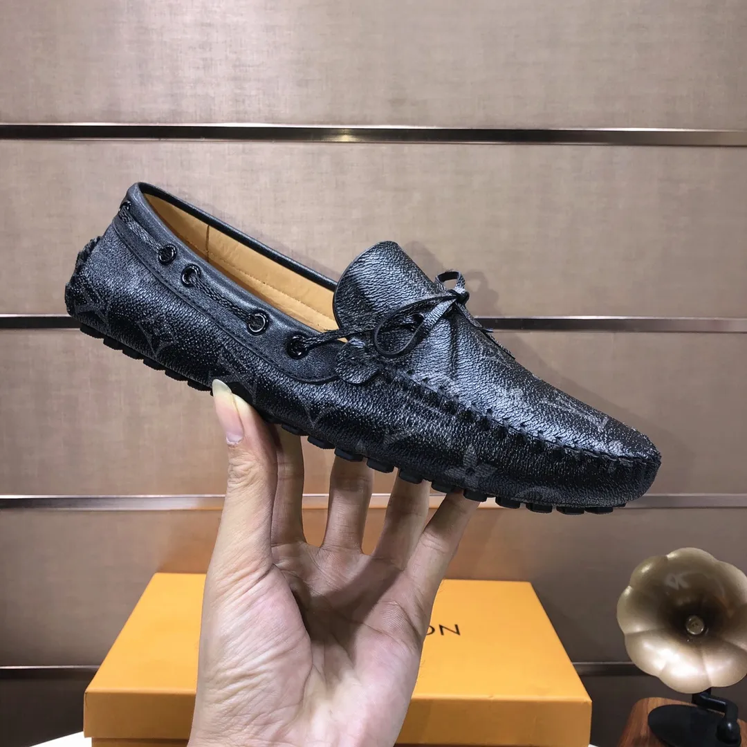 Men's men's shoes 💰420💰 [LV Doudou shoes] (water-dyed cowhide lining) new model is on the market, available on the official website. The new Doudou shoes are processed into single-color materials, and the uppers are made of imported special materials. The body of the shoe is fully hemmed with mark thread, and is lined with imported original cowhide leather. The elegant shoe shape is super suitable for all-matching, and the size is 38-44.